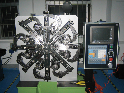 CNC多攻能彈簧機
